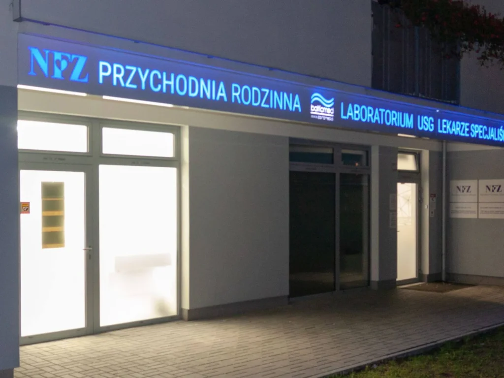 Wejście do przychodni Balticmed Police